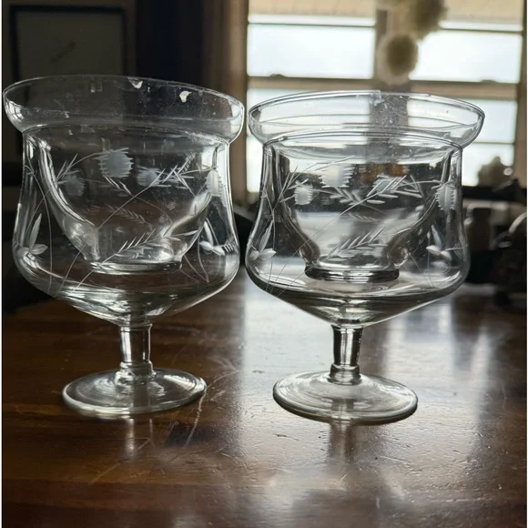 SEAFOOD/SHRIMP COCKTAIL VTG ETCHED FLORAL CUT GLASS
NOT FOR SALE - Picture 2 of 6